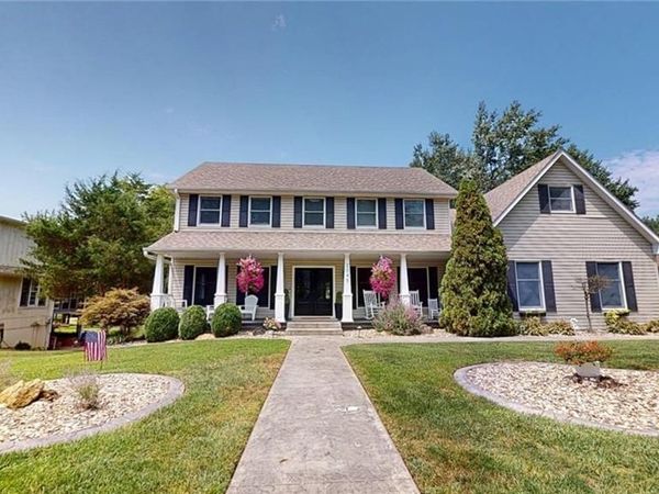 2045 Twin Pines Drive, Sedalia, MO 65301