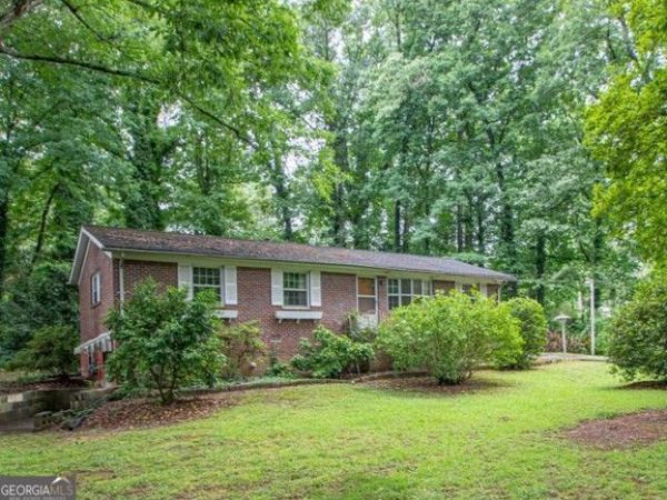 442 Stonewood Drive, Stone Mountain, GA 30087