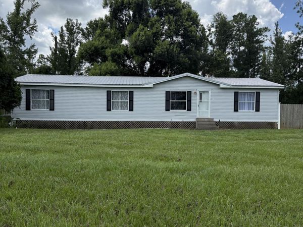 110 W Arm Drive , Wewahitchka, FL 32465
