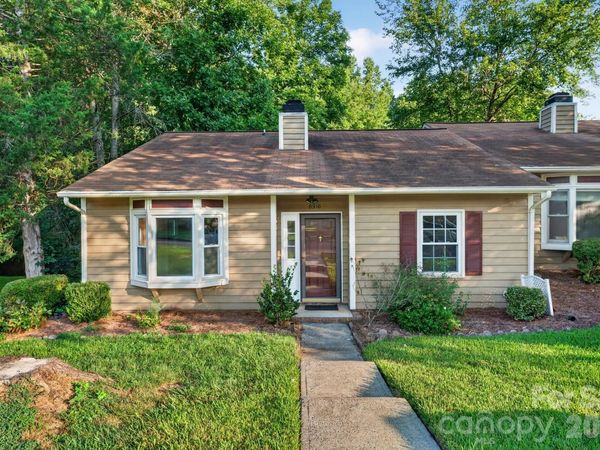 8316 Summerglen Circle, Charlotte, NC 28227