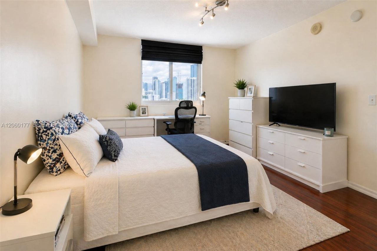 275 NE 18st , Unit 1110, Miami, FL 33132 Photo