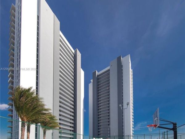 16385 Biscayne Blvd # , Unit 419, North Miami Beach, FL 33160