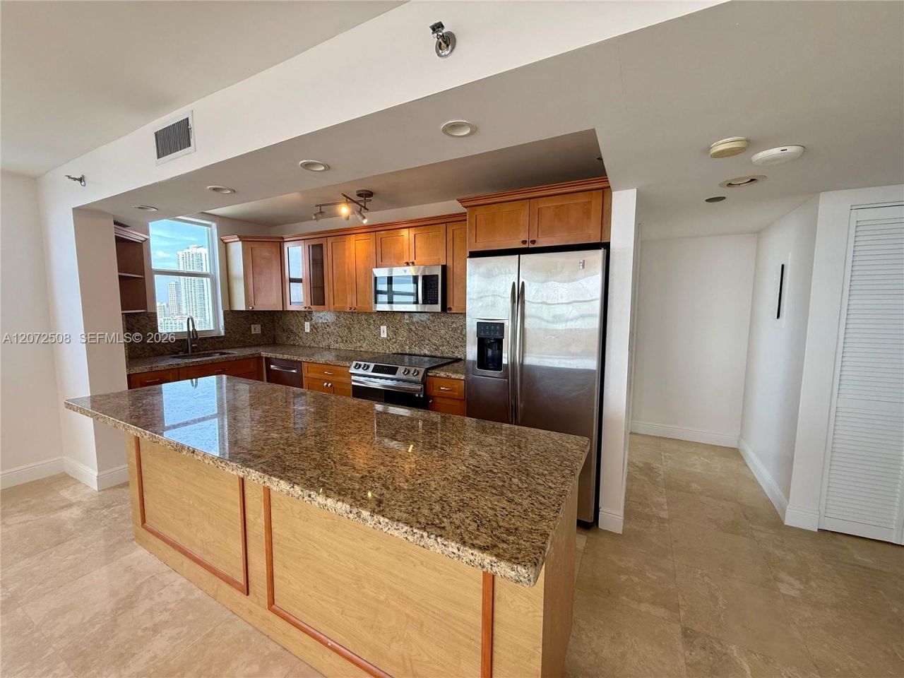 770 Claughton Island Dr , Unit 2016, Miami, FL 33131 Photo