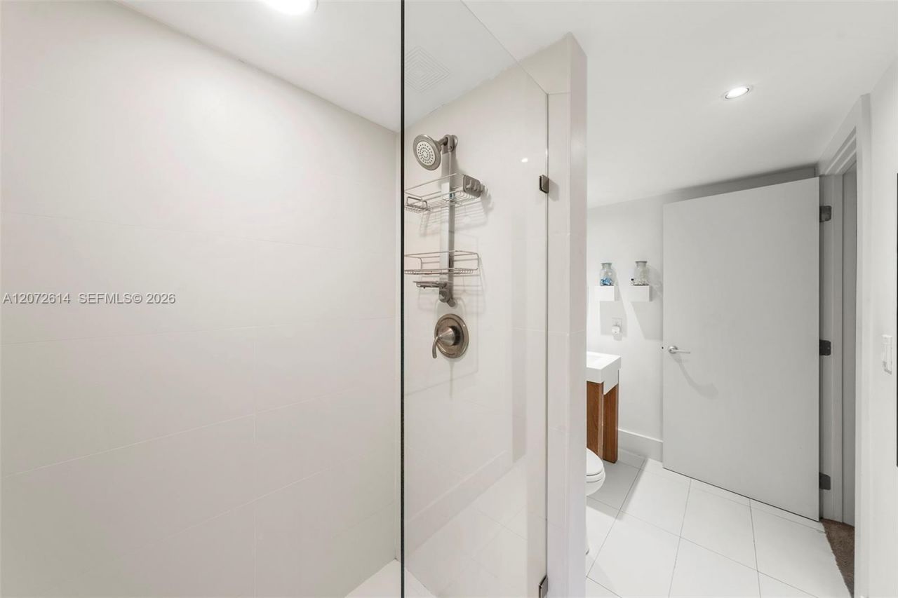 600 Grapetree Dr , Unit 6BS, Key Biscayne, FL 33149 Photo