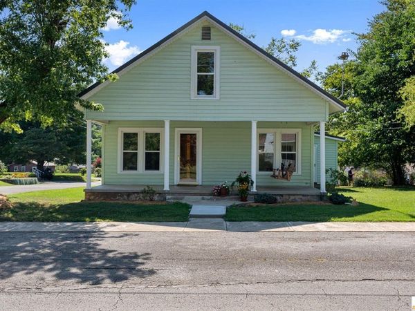 101 Mammoth Cave Avenue, Park City, KY 42160