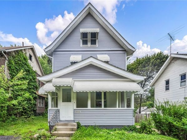 950 Haynes Street , Akron, OH 44307