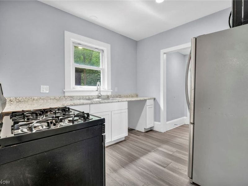 950 Haynes Street, Akron, OH 44307 Photo 9