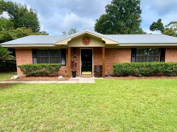 9713 Bear Street , Youngstown, FL 32466