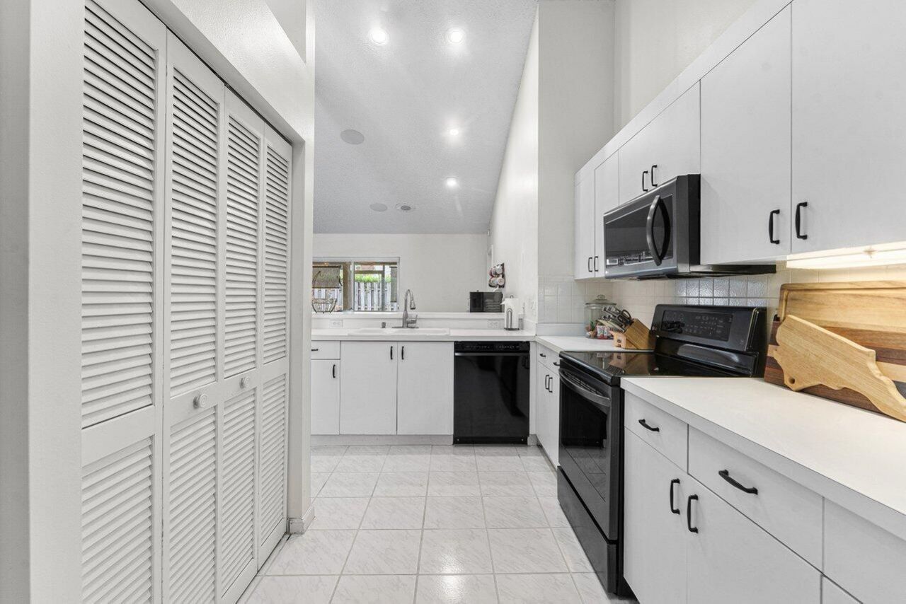12842 Meadowbend Drive, Wellington, FL 33414 Photo
