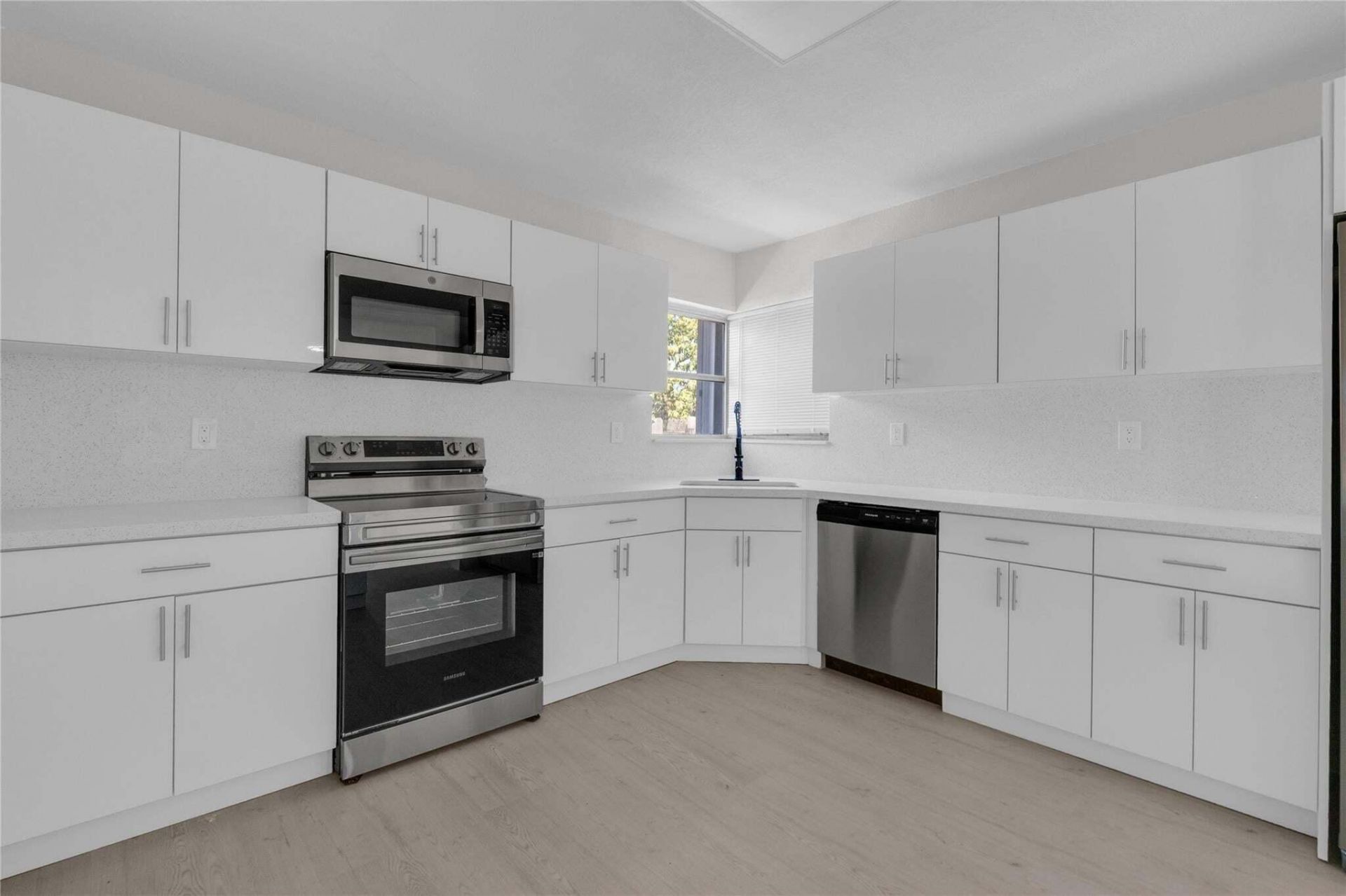 200 NW 33rd Terrace, Lauderhill, FL 33311 Photo