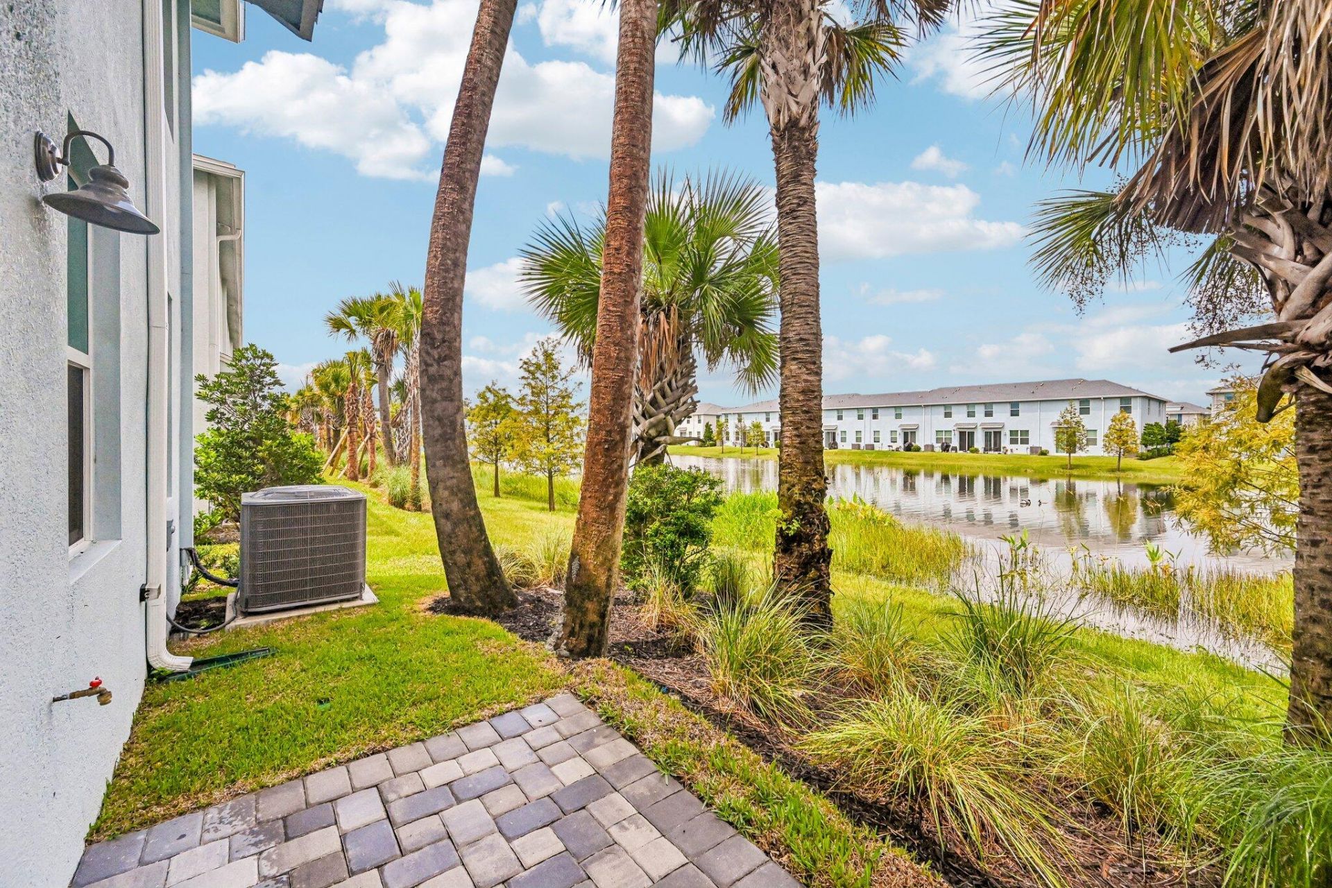 643 Salisbury Circle, Fort Pierce, FL 34982 Photo