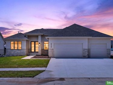 5426 N 212th Street, Elkhorn, NE 68022