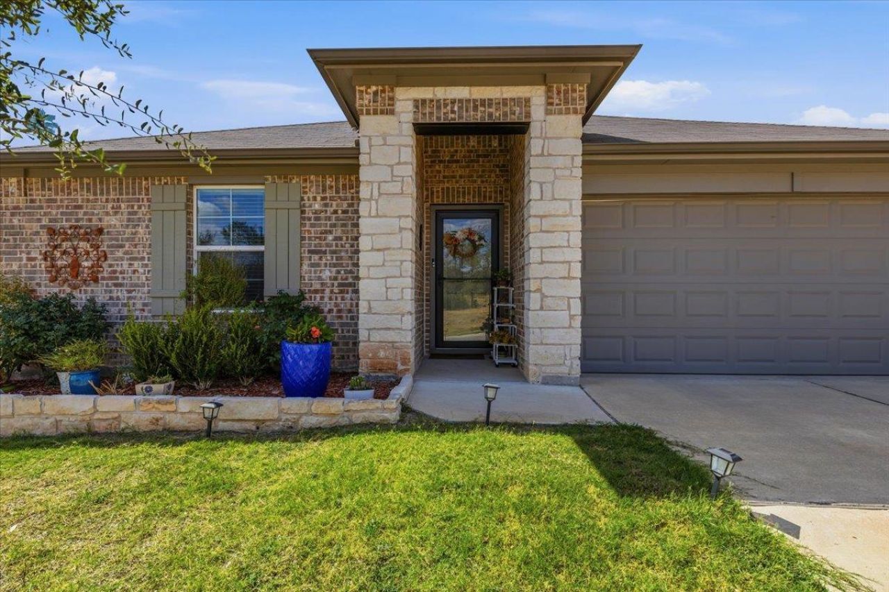 6004 Brocade Dr, Austin, TX 78724 Main Photo