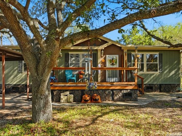 102 County Road 479, Castroville, TX 78009