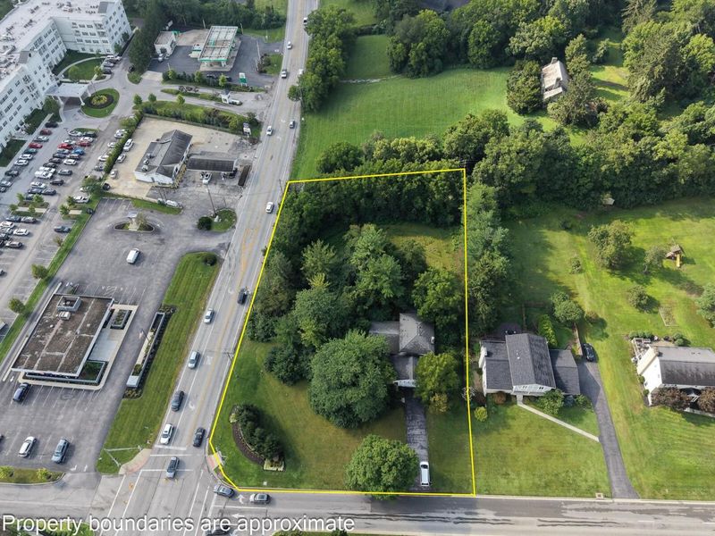 755 Clubview Boulevard S, Columbus, OH 43235 Photo 2