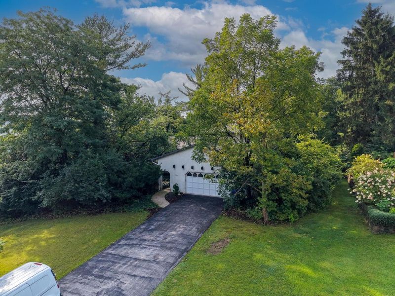 755 Clubview Boulevard S, Columbus, OH 43235 Photo 4