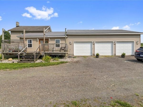 1792 W Meeting House Road , Cortland, NY 13045