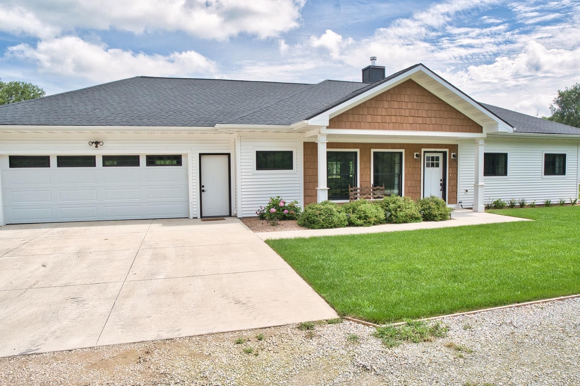 31254 Yale Avenue, New Hartford, IA 50660 Main Photo