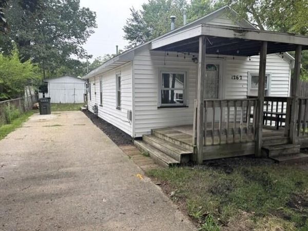 1262 W Langeland Avenue, Muskegon, MI 49442