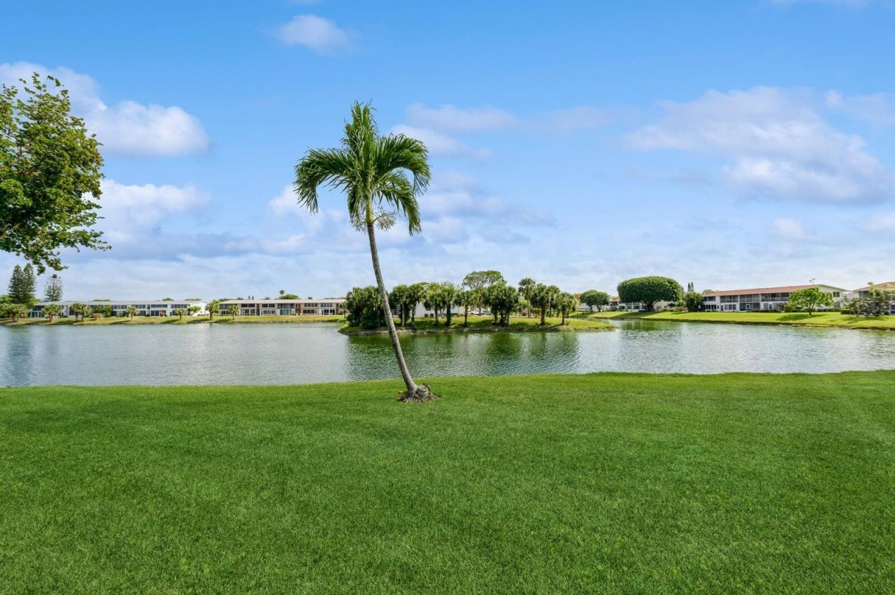 118 Somerset F, West Palm Beach, FL 33417 Photo