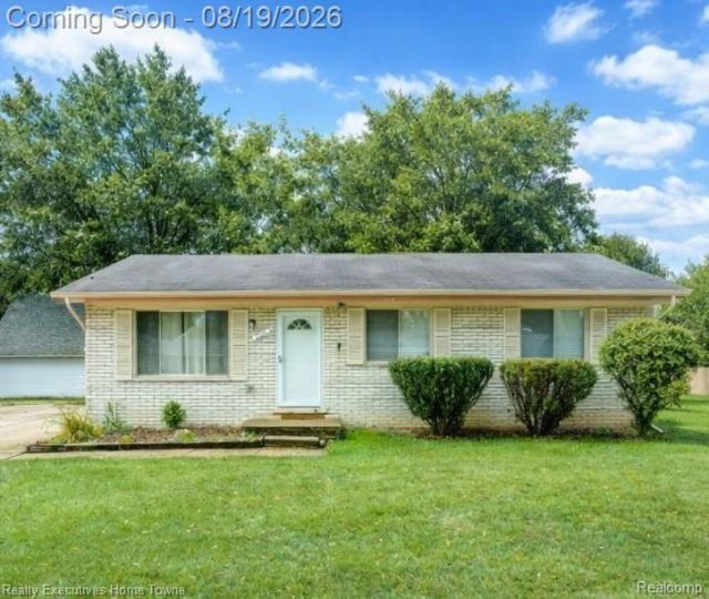 2448 Oakcrest Road, Sterling Heights, Mi 48310 Main Photo