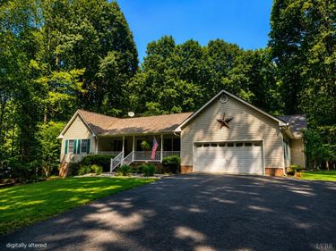 192 Holly Brook Road, Appomattox, VA 24522
