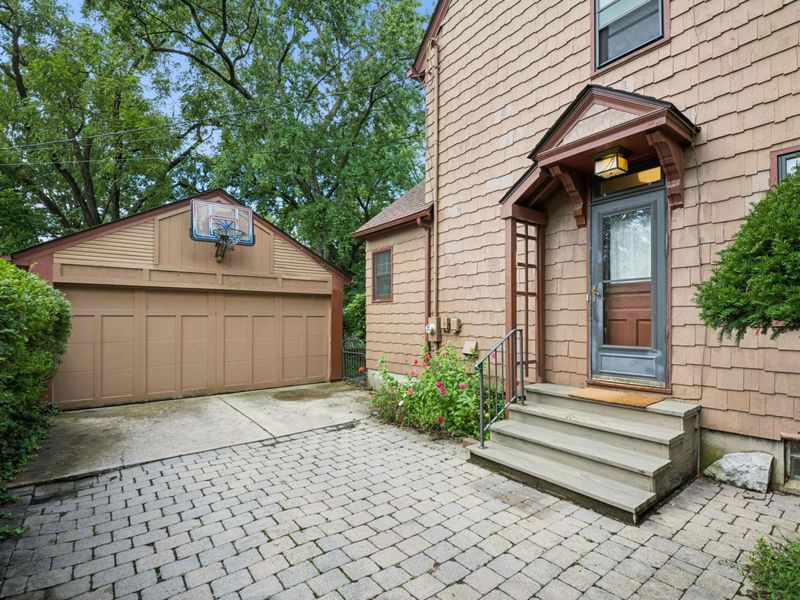 393 Mimring Road, Columbus, OH 43202 Photo 7