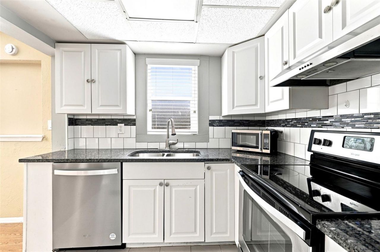1003 Patterson Drive, Sarasota, FL 34234 Photo