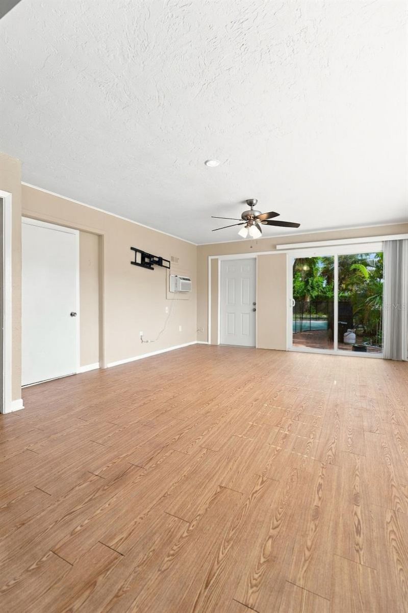 1003 Patterson Drive, Sarasota, FL 34234 Photo