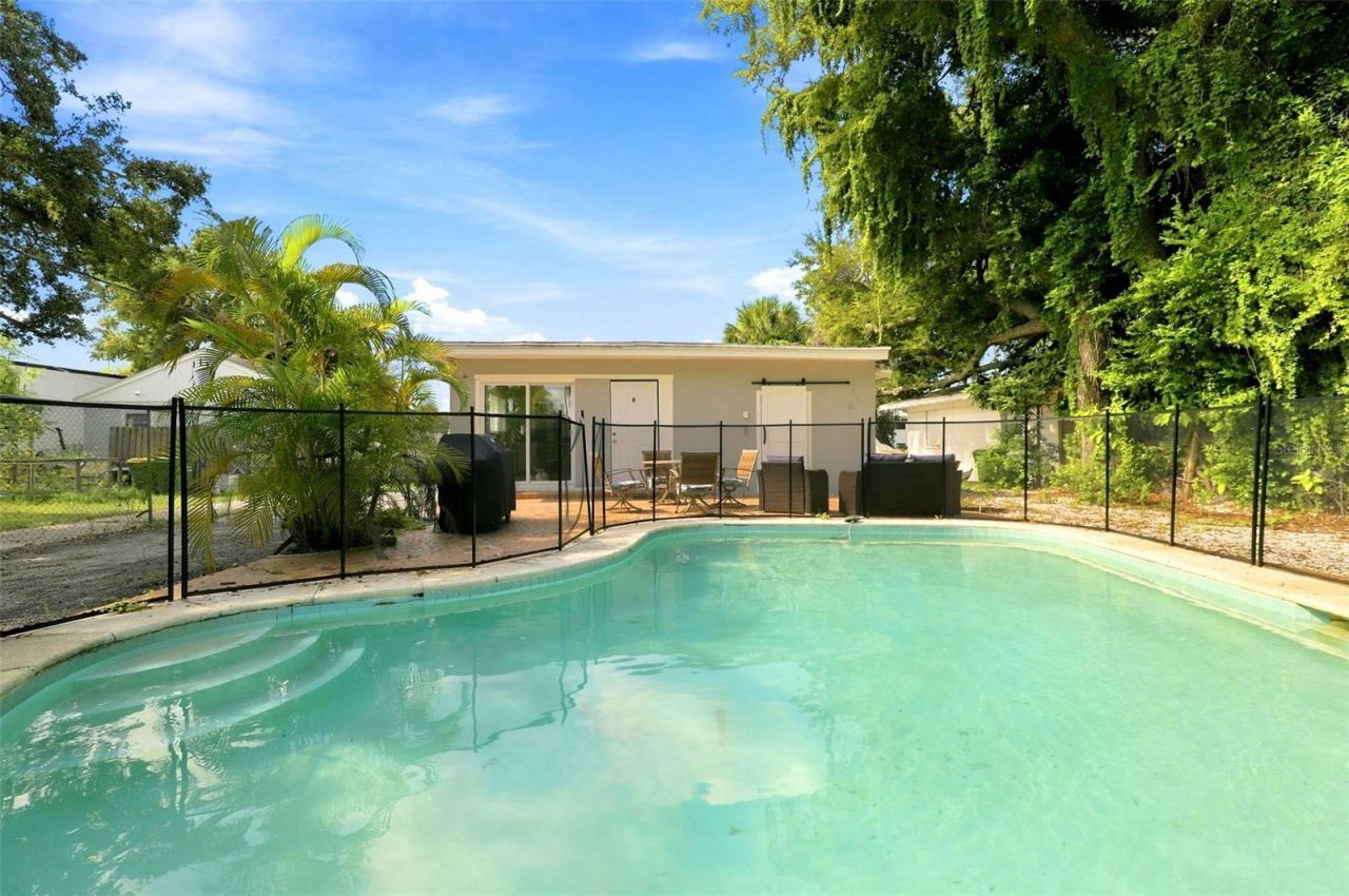 1003 Patterson Drive, Sarasota, FL 34234 Photo