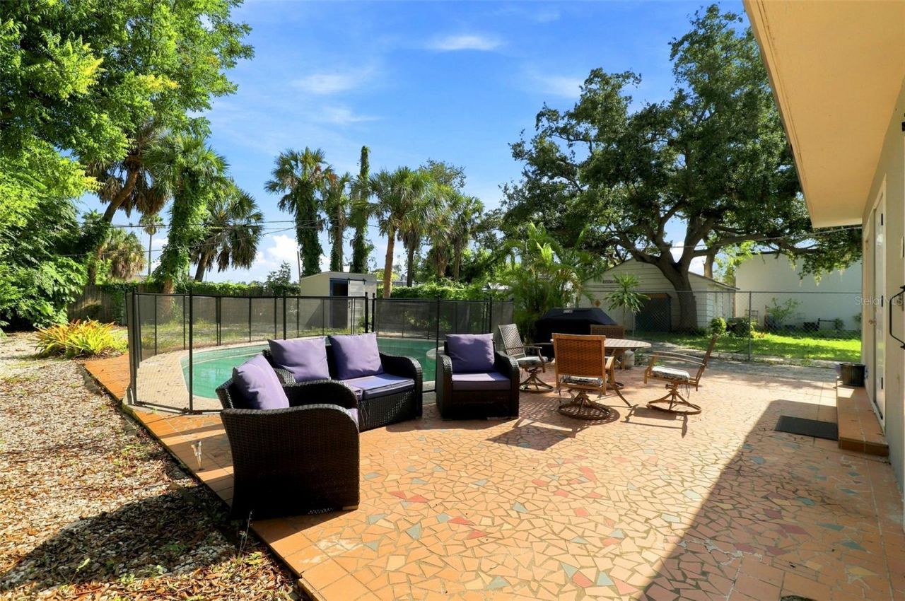 1003 Patterson Drive, Sarasota, FL 34234 Photo