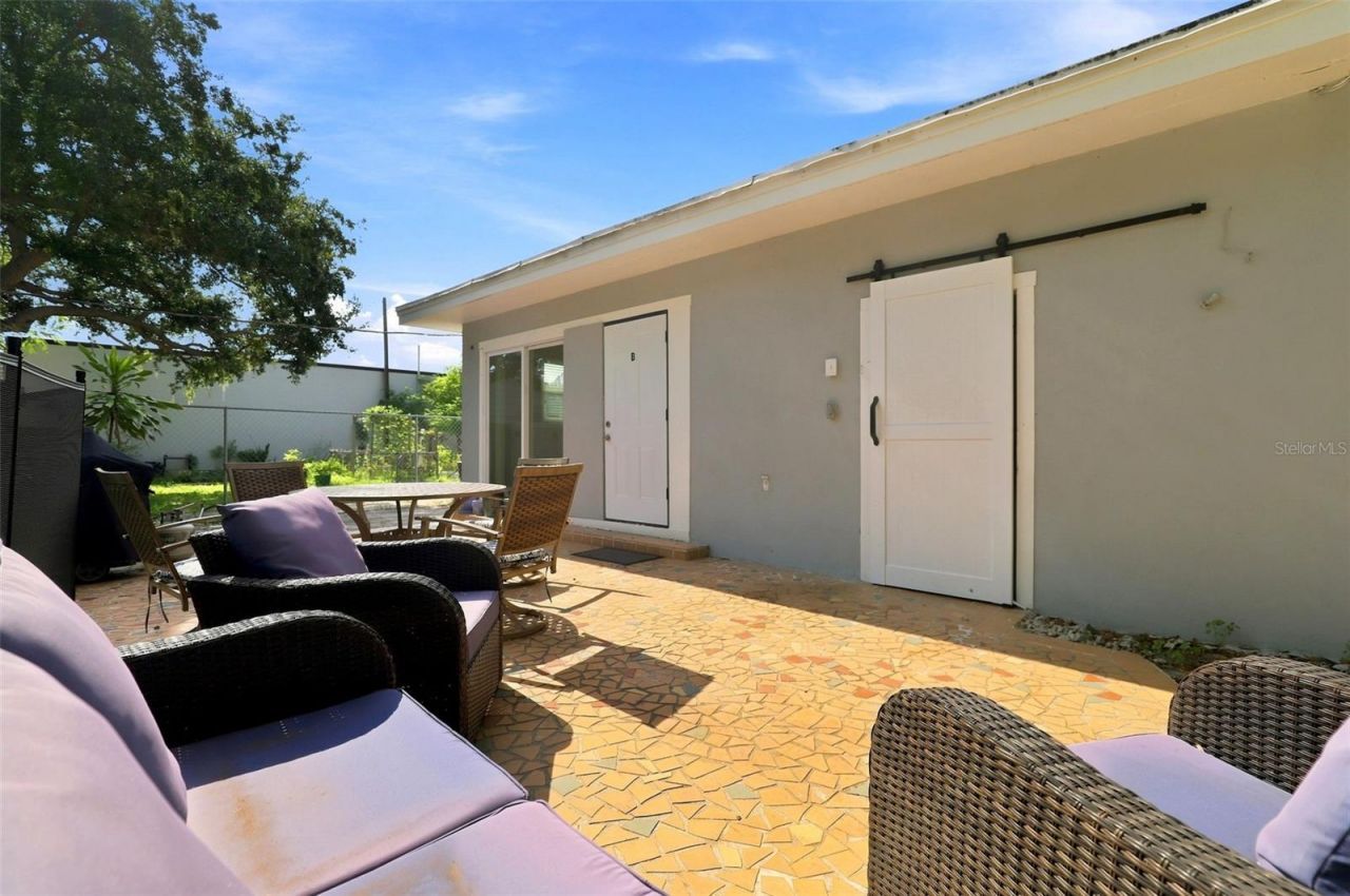 1003 Patterson Drive, Sarasota, FL 34234 Photo