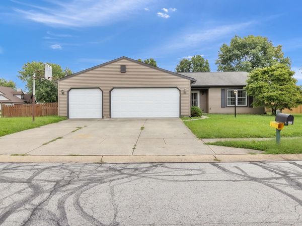 371 Watercrest Way , Avon, IN 46123