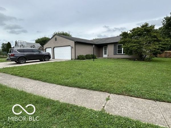 371 Watercrest Way , Avon, IN 46123