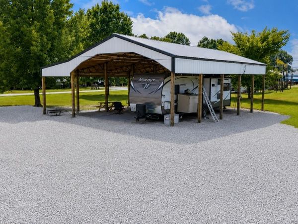 1020 WC Pickett , Clifton, TN 38425