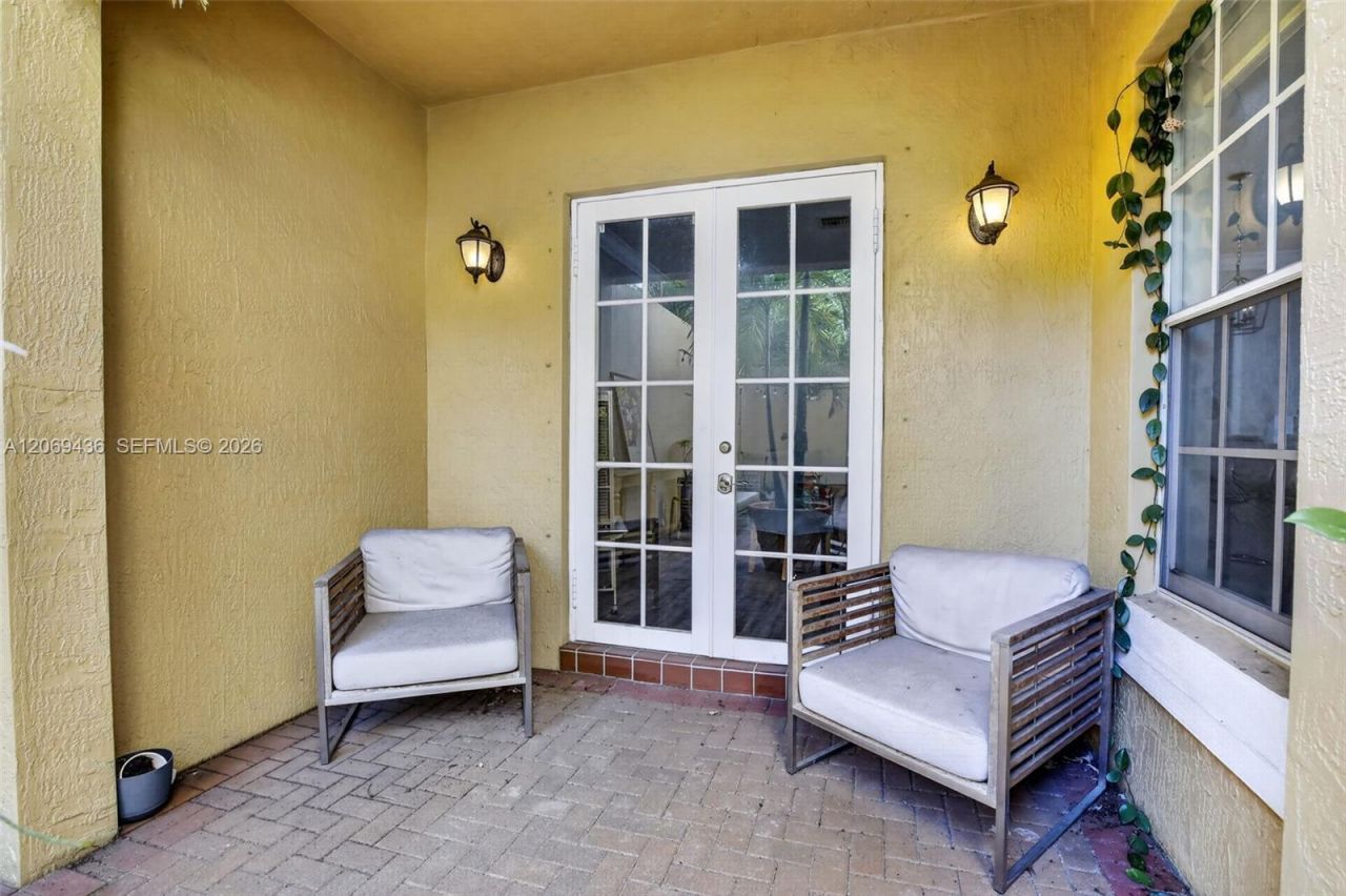 14601 SW 5th St , Pembroke Pines, FL 33027 Photo