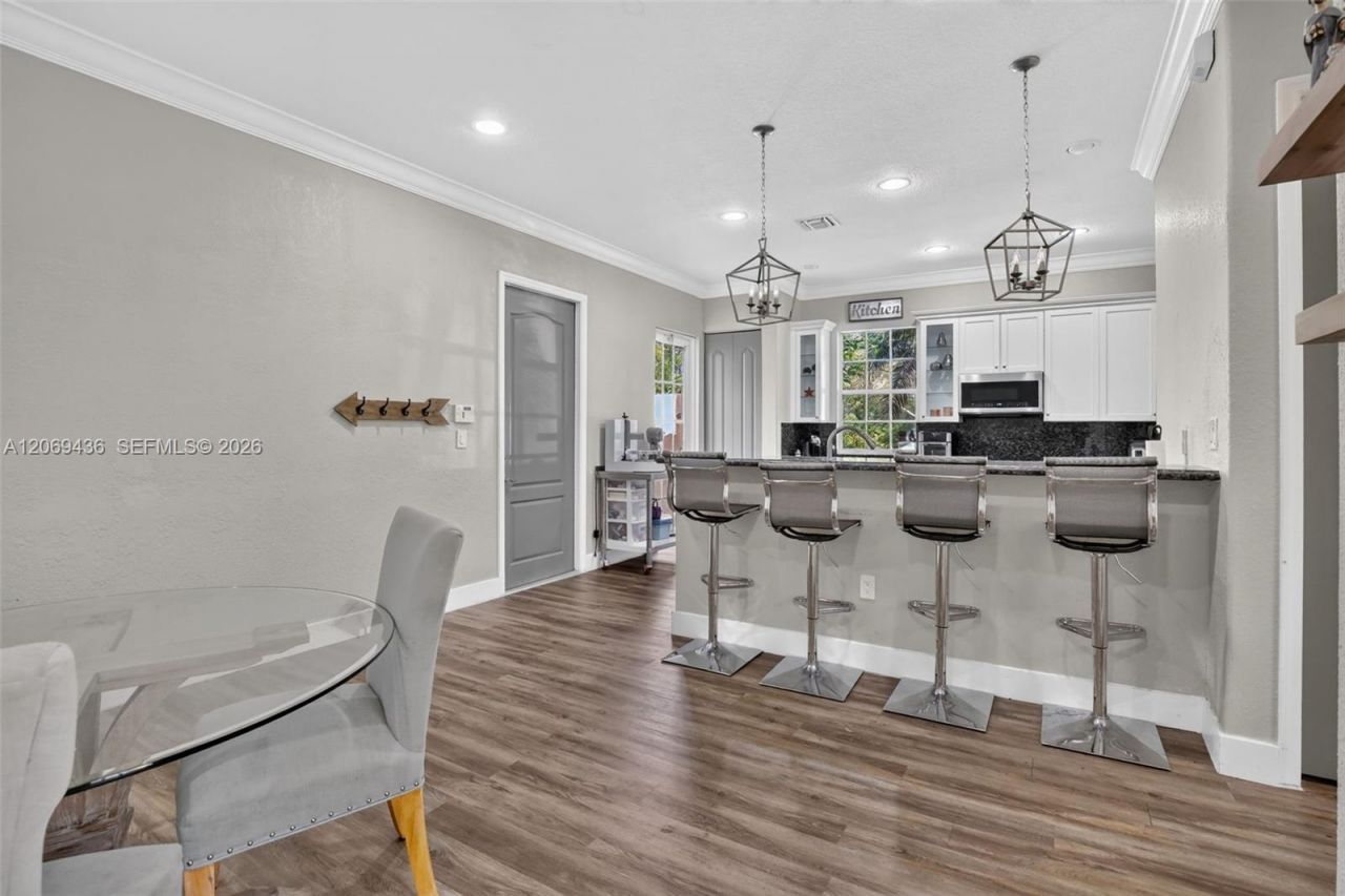 14601 SW 5th St , Pembroke Pines, FL 33027 Photo