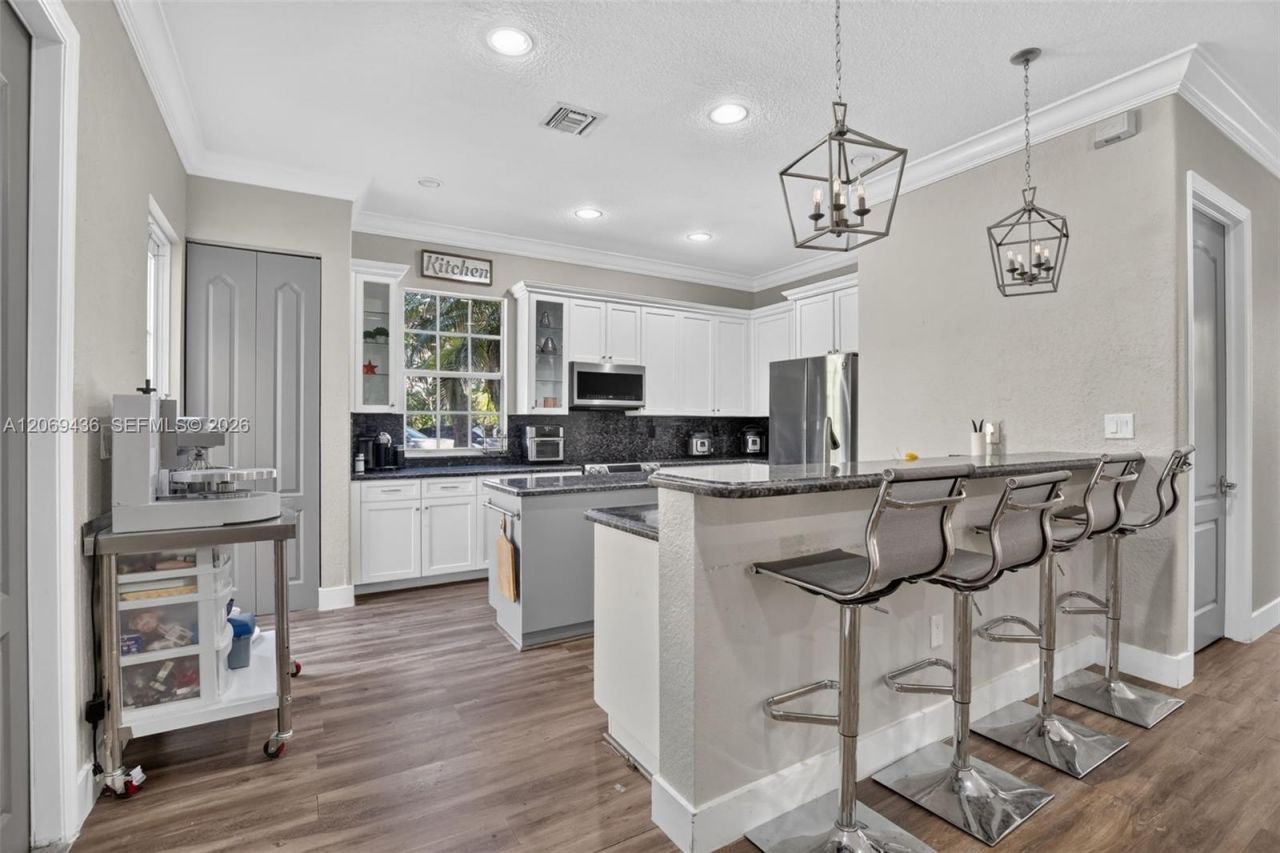 14601 SW 5th St , Pembroke Pines, FL 33027 Photo