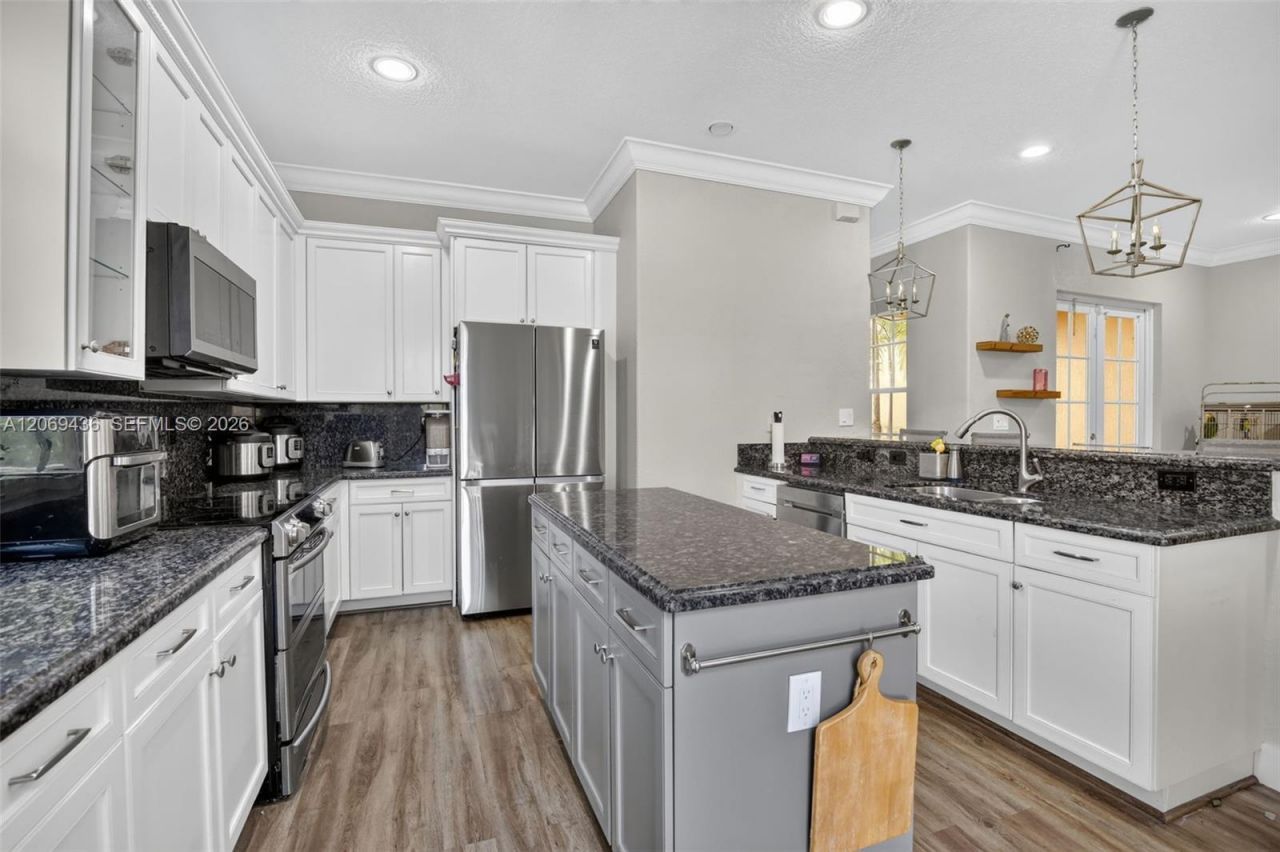 14601 SW 5th St , Pembroke Pines, FL 33027 Photo