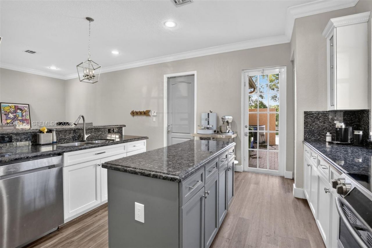 14601 SW 5th St , Pembroke Pines, FL 33027 Photo