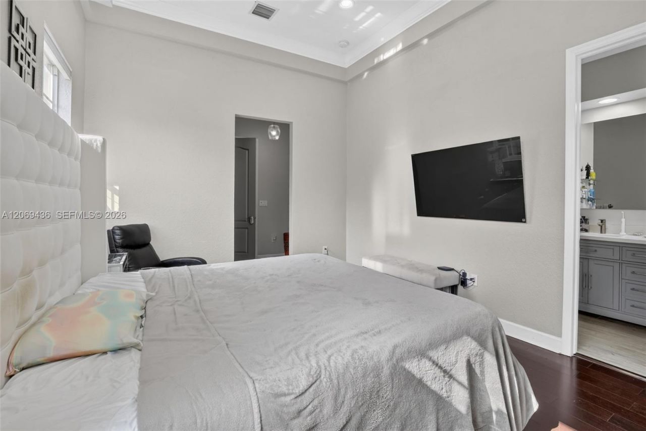14601 SW 5th St , Pembroke Pines, FL 33027 Photo