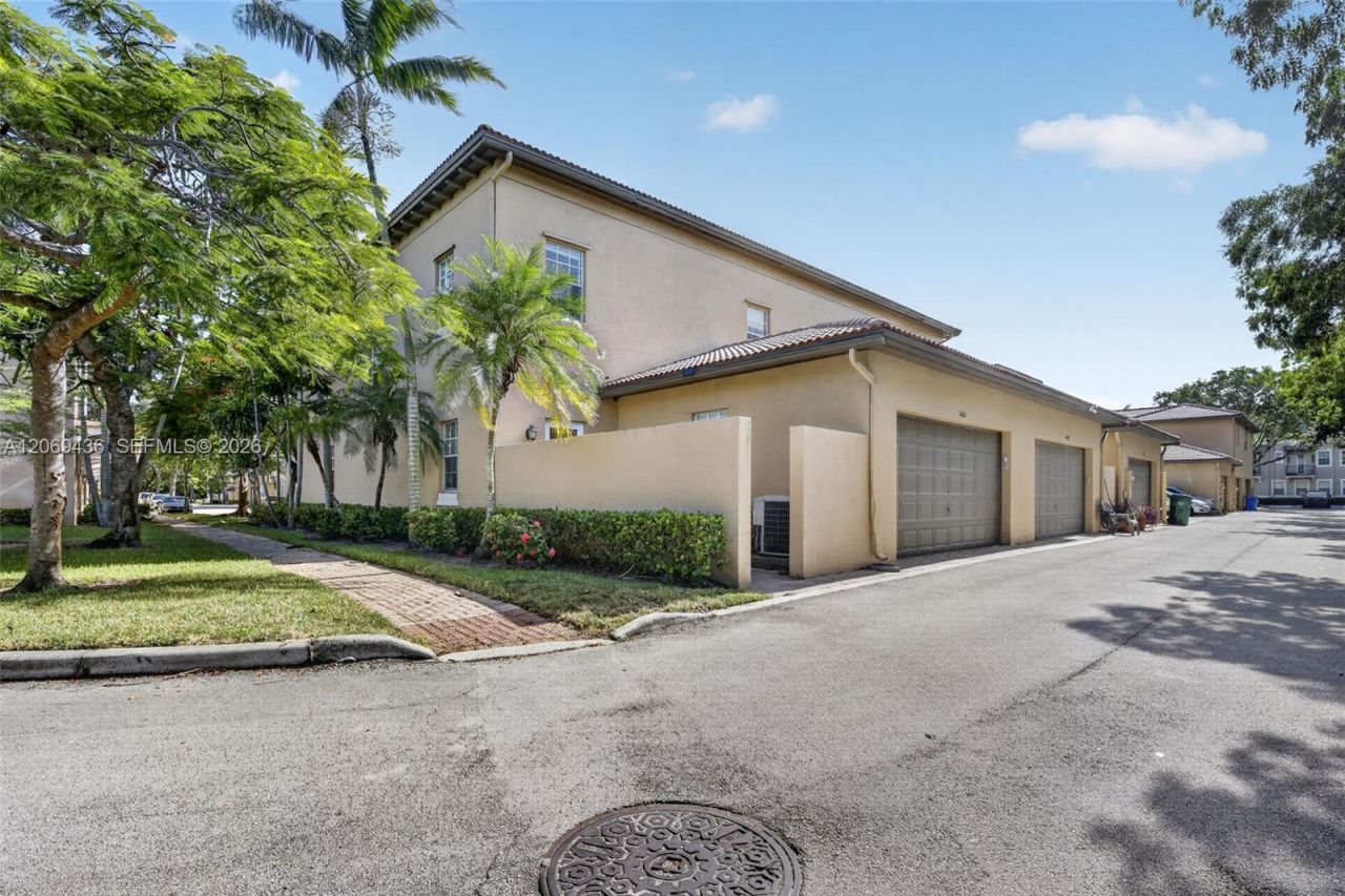 14601 SW 5th St , Pembroke Pines, FL 33027 Photo