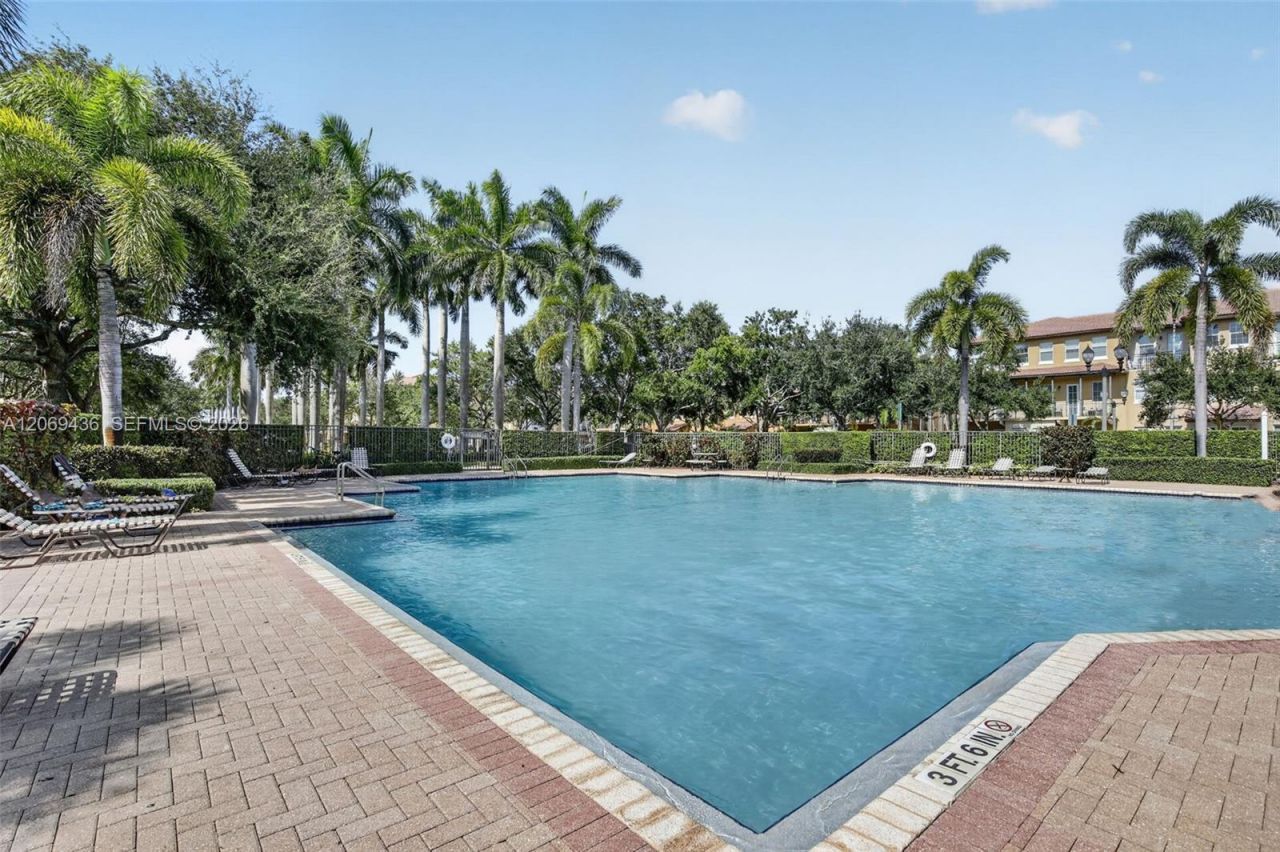 14601 SW 5th St , Pembroke Pines, FL 33027 Photo