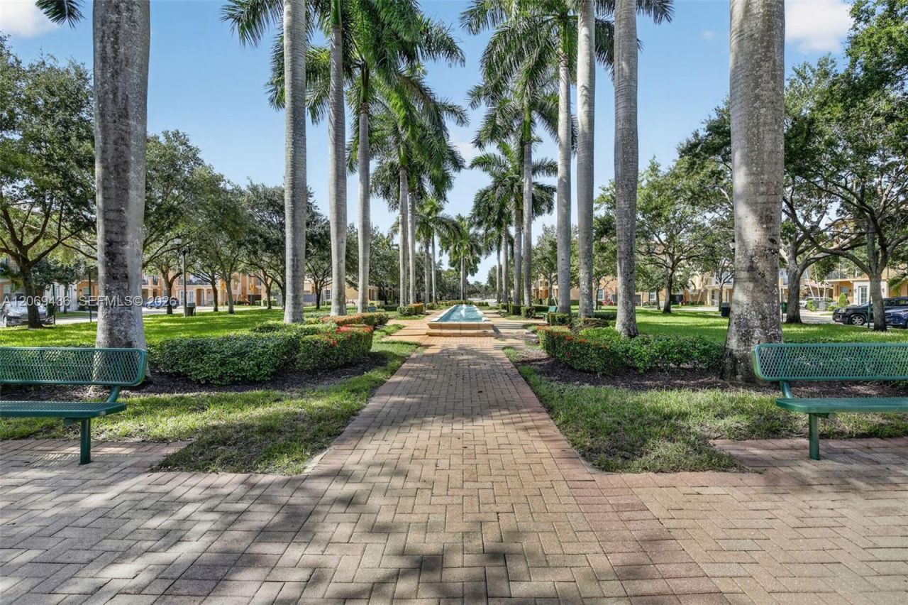 14601 SW 5th St , Pembroke Pines, FL 33027 Photo