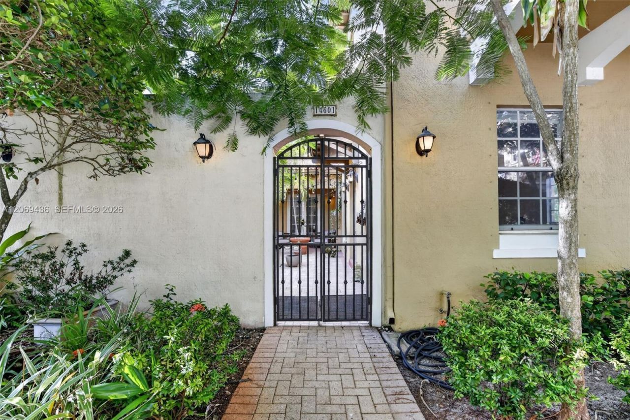 14601 SW 5th St , Pembroke Pines, FL 33027 Photo