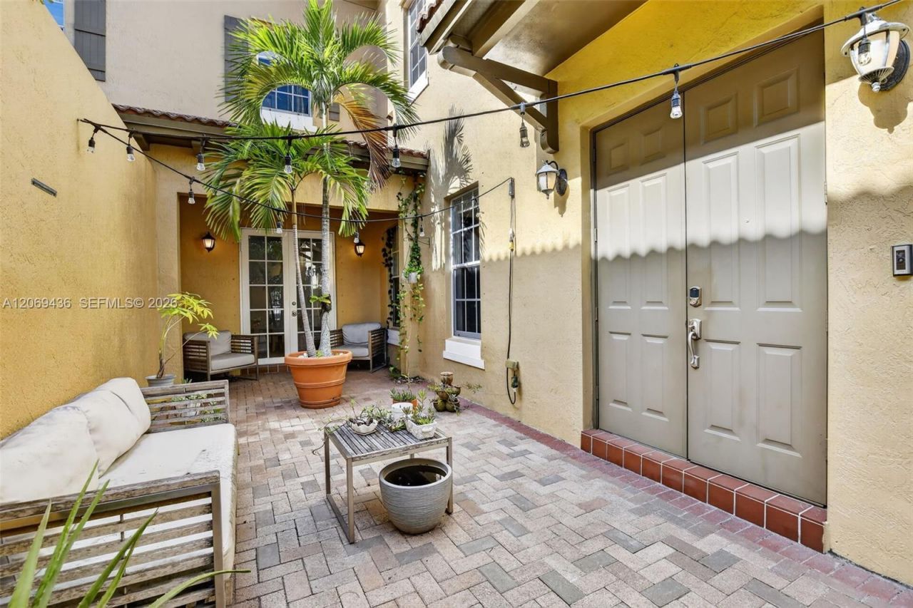 14601 SW 5th St , Pembroke Pines, FL 33027 Photo
