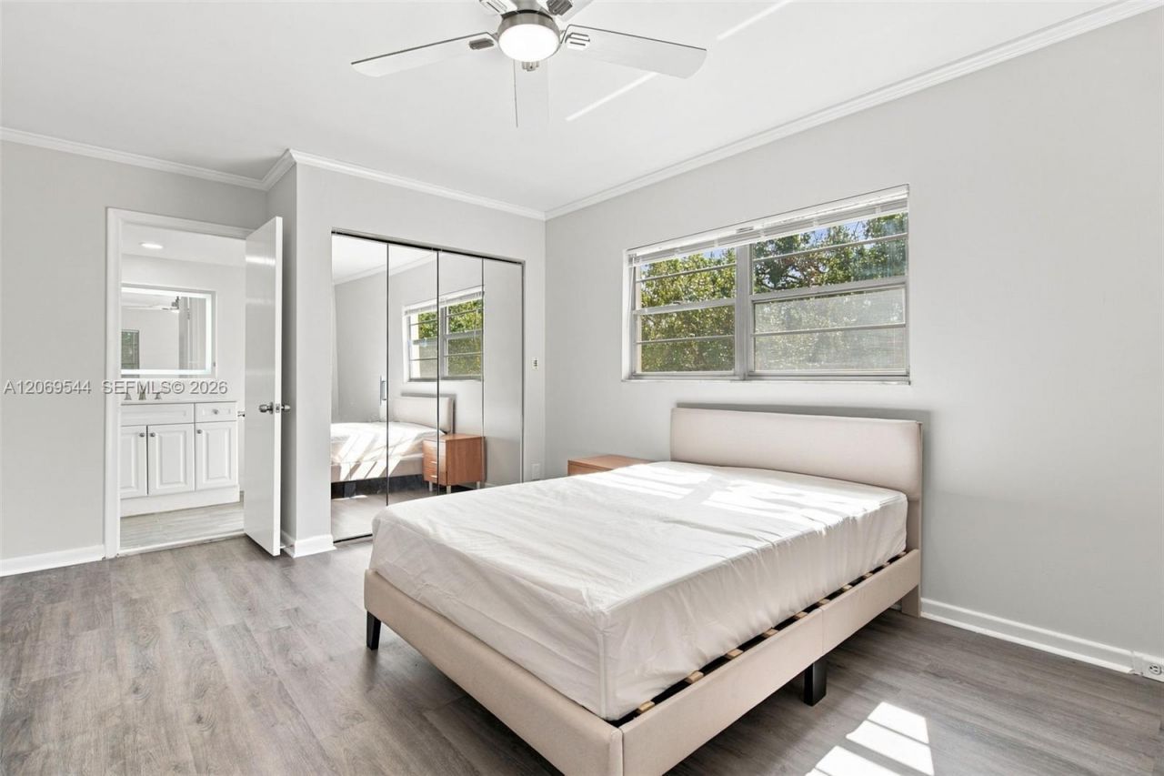 13455 SW 9th Ct, Unit 301J, Pembroke Pines, FL 33027 Photo