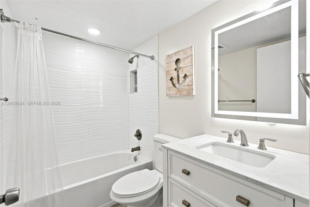 13455 SW 9th Ct, Unit 301J, Pembroke Pines, FL 33027 Photo