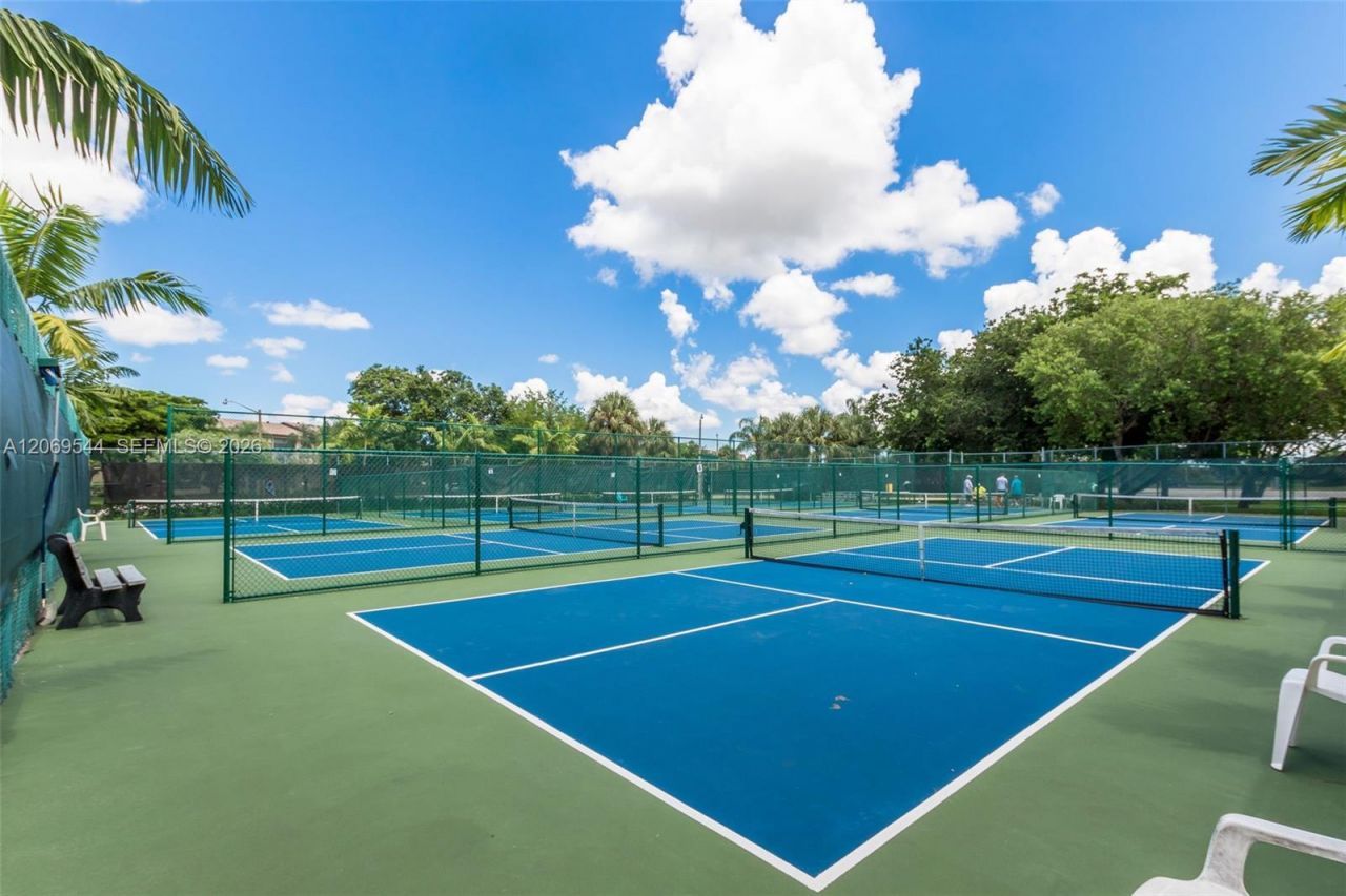 13455 SW 9th Ct, Unit 301J, Pembroke Pines, FL 33027 Photo