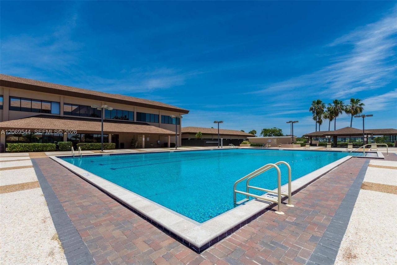 13455 SW 9th Ct, Unit 301J, Pembroke Pines, FL 33027 Photo